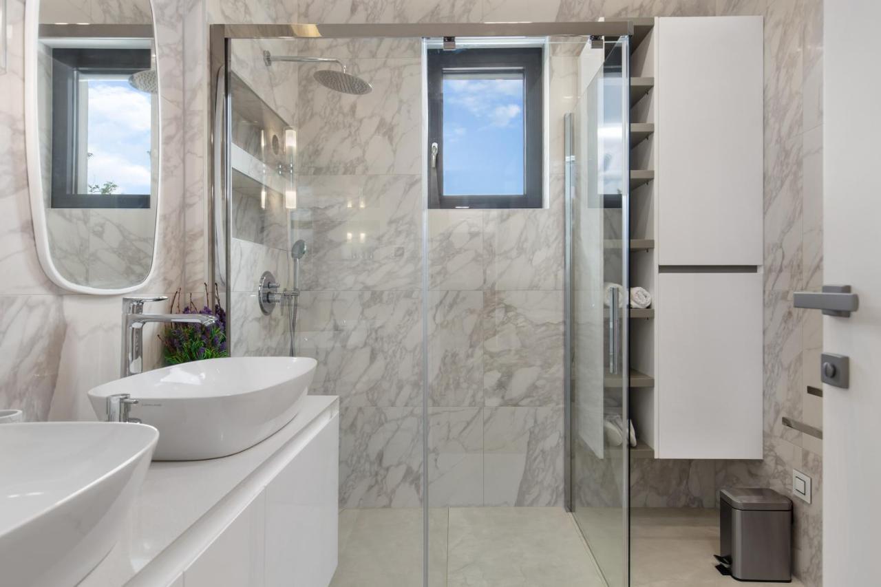 Luxury Apartment Iris Adriatica ***** Опатия Экстерьер фото
